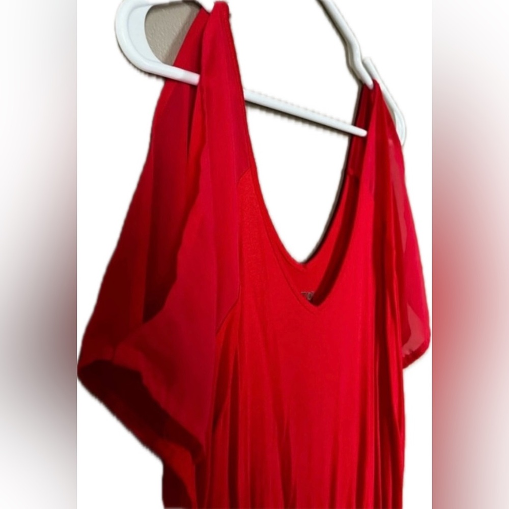Apt 9 cold shoulder (sheer fabric cap sleeves) Women’s size XL